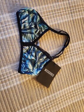 MISSGUIDED Tropical Leaf Bralette in Blue & Green